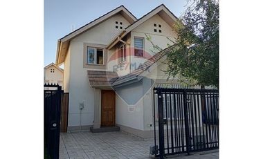 Espaciosa casa, Linderos, Alto Sacramento