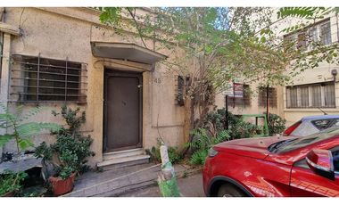 Amplia casa en venta ideal para remodelar