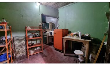 Amplia casa en venta ideal para remodelar