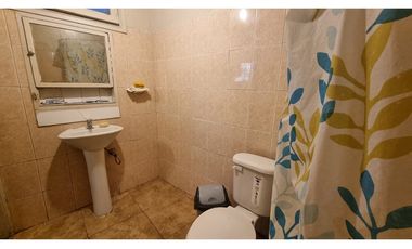 Amplia casa en venta ideal para remodelar