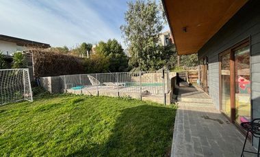 CASA 1 PISO 4 DORM + SERVICIO + PISCINA LA RESERVA