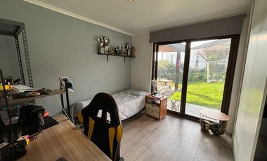 CASA 1 PISO 4 DORM + SERVICIO + PISCINA LA RESERVA