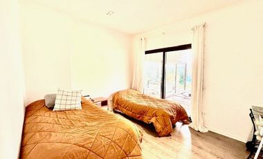 CASA 1 PISO 4 DORM + SERVICIO + PISCINA LA RESERVA