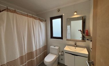 CASA 1 PISO 4 DORM + SERVICIO + PISCINA LA RESERVA