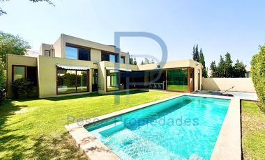 SUPER EQUIPADA! CASA EN CONDOMINIO CONSOLIDADO CON SEGURIDAD