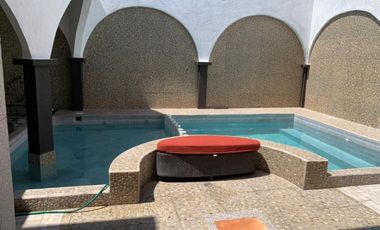 | Bonita casa amueblada en la playa, en renta. |