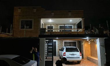 | Bonita casa amueblada en la playa, en renta. |