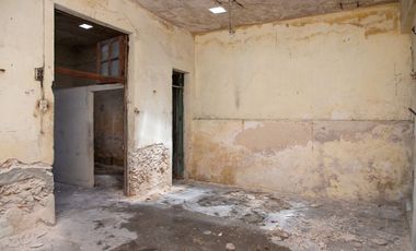 | Gran casa Histórica ubicada en el corazón del centro Ideal para Remodelar |