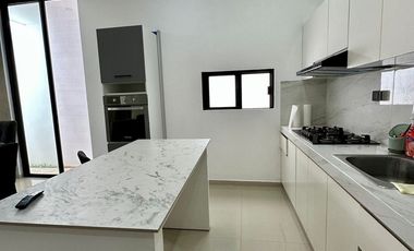 | Townhouse amueblado y equipado en renta en Altabrisa |