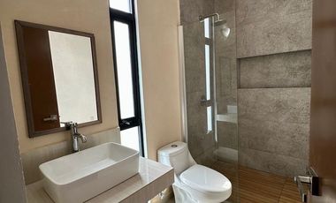 | Townhouse amueblado y equipado en renta en Altabrisa |