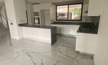 | Increible casa residencial, en renta. |