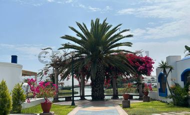 OPORTUNIDAD – Casa de playa con piscina en Las Lagunas
