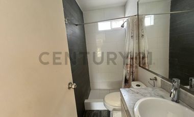 OPORTUNIDAD – Casa de playa con piscina en Las Lagunas