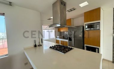 OPORTUNIDAD – Casa de playa con piscina en Las Lagunas