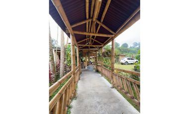SE VENDE ESPECTACULAR FINCA HOTEL CERCA A FILANDIA