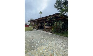 SE VENDE ESPECTACULAR FINCA HOTEL CERCA A FILANDIA