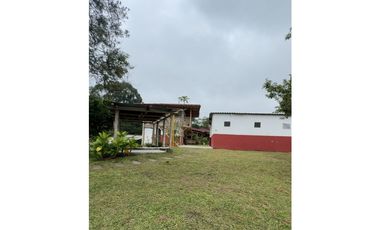 SE VENDE ESPECTACULAR FINCA HOTEL CERCA A FILANDIA
