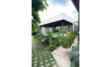 SE VENDE ESPECTACULAR CASA CAMPESTRE VIA TEBAIDA