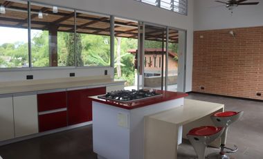 ESPECTACULAR CASA CAMPESTRE EN VENTA VIA TEBAIDA