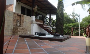 ESPECTACULAR CASA CAMPESTRE EN VENTA VIA TEBAIDA