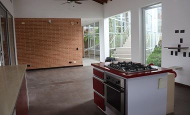 ESPECTACULAR CASA CAMPESTRE EN VENTA VIA TEBAIDA