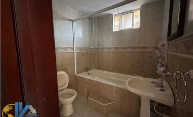 SE ARRIENDA HERMOSO Y AMPLIO APARTAMENTO DÚPLEX EN LA CEIBA