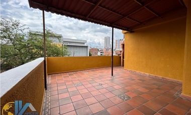 SE ARRIENDA HERMOSO Y AMPLIO APARTAMENTO DÚPLEX EN LA CEIBA