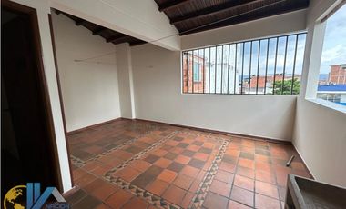 SE ARRIENDA HERMOSO Y AMPLIO APARTAMENTO DÚPLEX EN LA CEIBA