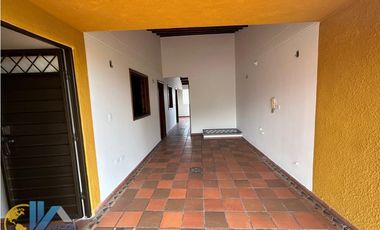 SE ARRIENDA HERMOSO Y AMPLIO APARTAMENTO DÚPLEX EN LA CEIBA