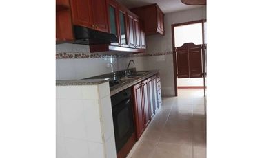 VENDO APARTAMENTO EN PRIMERO DE MAYO 85 M²
