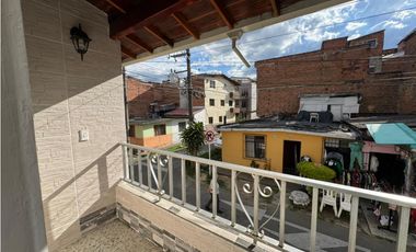 Se Arrienda Casa en Santa Lucia, La Floresta