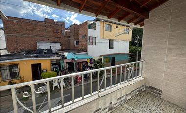 Se Arrienda Casa en Santa Lucia, La Floresta