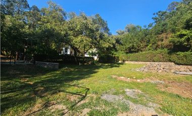 Hermoso terreno en zona centrica de mazamitla con vista al bosque