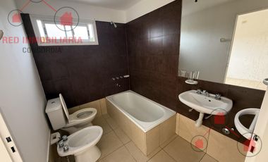 Duplex a cuadra y media de Gerardo Yoya