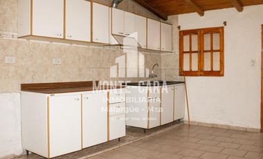 Casa en calle El Payen, a metros de Avenida Roca