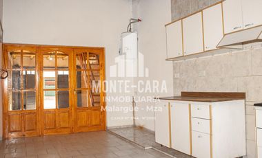Casa en calle El Payen, a metros de Avenida Roca