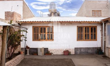 Casa en calle El Payen, a metros de Avenida Roca