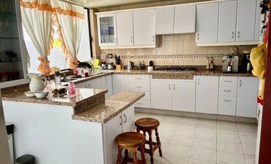 Preciosa casa en calle cerrada con vigilancia