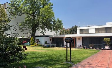 Preciosa casa en calle cerrada con vigilancia