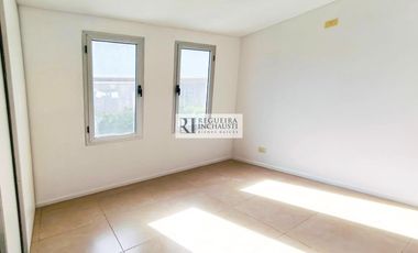 VENTA | CASA EN SAN FRANCISCO | VILLANUEVA | PILETA - JARDÍN | APTA CRÉDITO | U$S 245.000