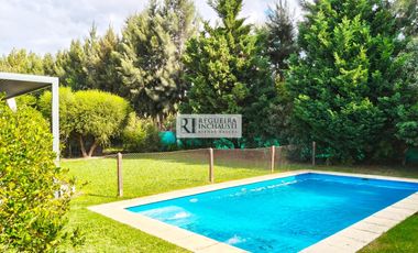 VENTA | CASA EN SAN FRANCISCO | VILLANUEVA | PILETA - JARDÍN | APTA CRÉDITO | U$S 245.000
