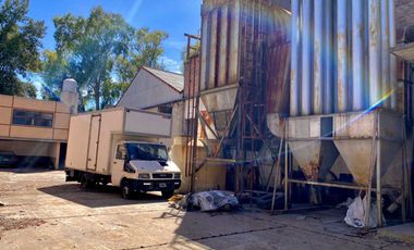 VENTA GALPON INDUSTRIAL LANUS TERRENO 8500m2 Y FABRICA 2600m2, en BLOQUE o SEPARADO