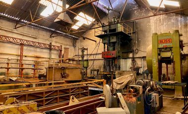 VENTA GALPON INDUSTRIAL LANUS TERRENO 8500m2 Y FABRICA 2600m2, en BLOQUE o SEPARADO