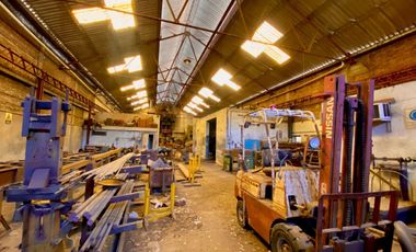 VENTA GALPON INDUSTRIAL LANUS TERRENO 8500m2 Y FABRICA 2600m2, en BLOQUE o SEPARADO
