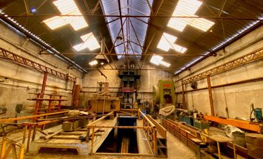VENTA GALPON INDUSTRIAL LANUS TERRENO 8500m2 Y FABRICA 2600m2, en BLOQUE o SEPARADO