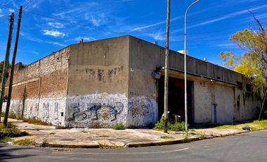 VENTA GALPON INDUSTRIAL LANUS TERRENO 8500m2 Y FABRICA 2600m2, en BLOQUE o SEPARADO
