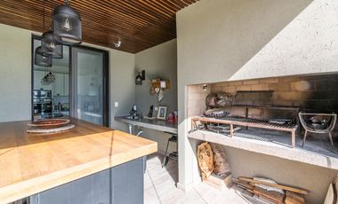 Venta Casa a la laguna San Sebastián área 10, 6am 4/5 dor, galería abierta/cerrada, terminaciones