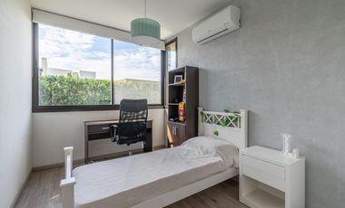 Venta Casa a la laguna San Sebastián área 10, 6am 4/5 dor, galería abierta/cerrada, terminaciones