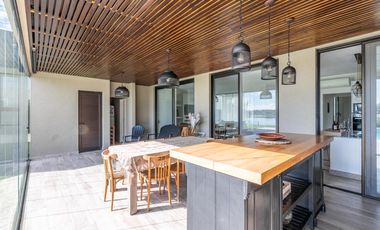 Venta Casa a la laguna San Sebastián área 10, 6am 4/5 dor, galería abierta/cerrada, terminaciones