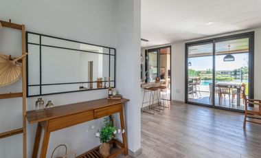 Venta Casa a la laguna San Sebastián área 10, 6am 4/5 dor, galería abierta/cerrada, terminaciones